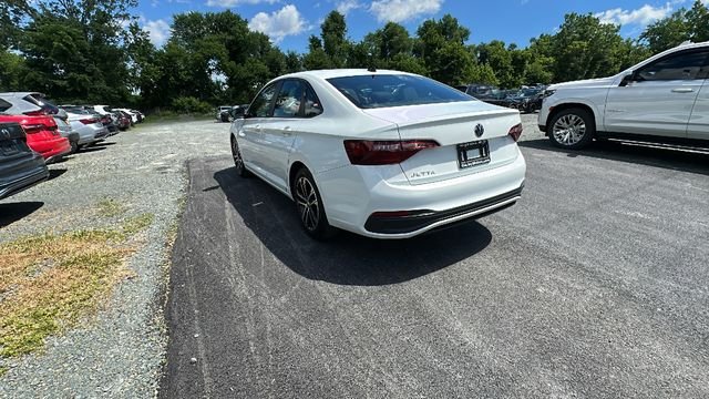 Used 2024 White Volkswagen 1.5T Sport image 5