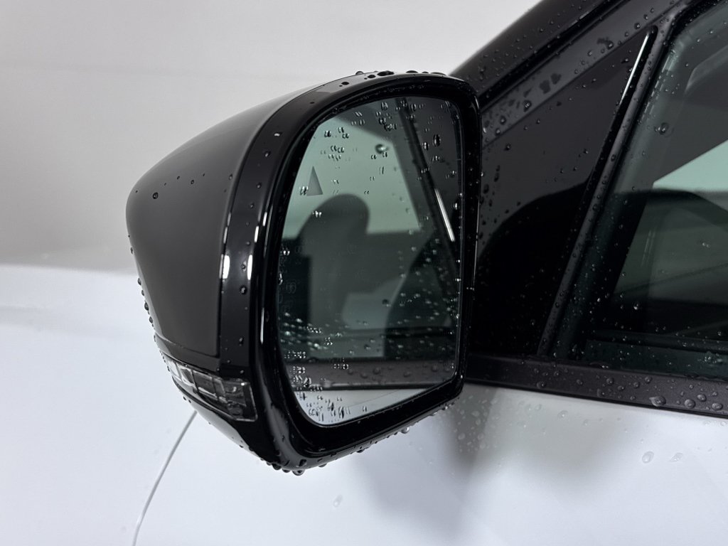 New 2026 Bright White Clear-Coat Exterior Paint Jeep Overland image 29