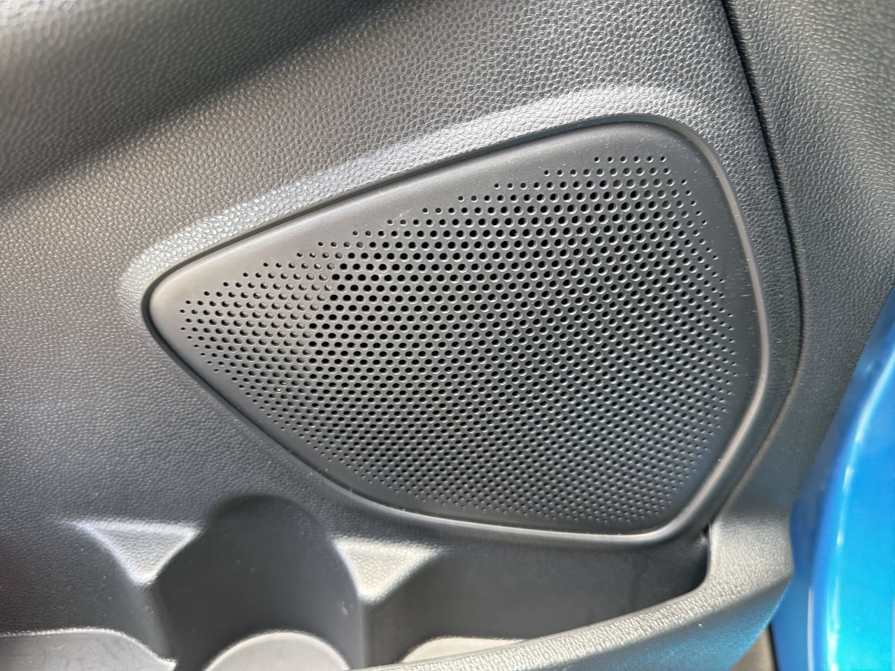 Used 2020 Blue Candy Ford SE image 18