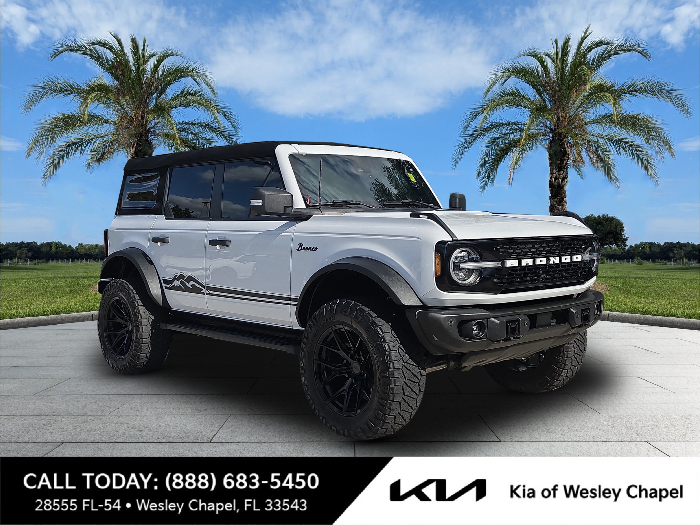 Used 2023 Oxford White Ford Badlands image 1