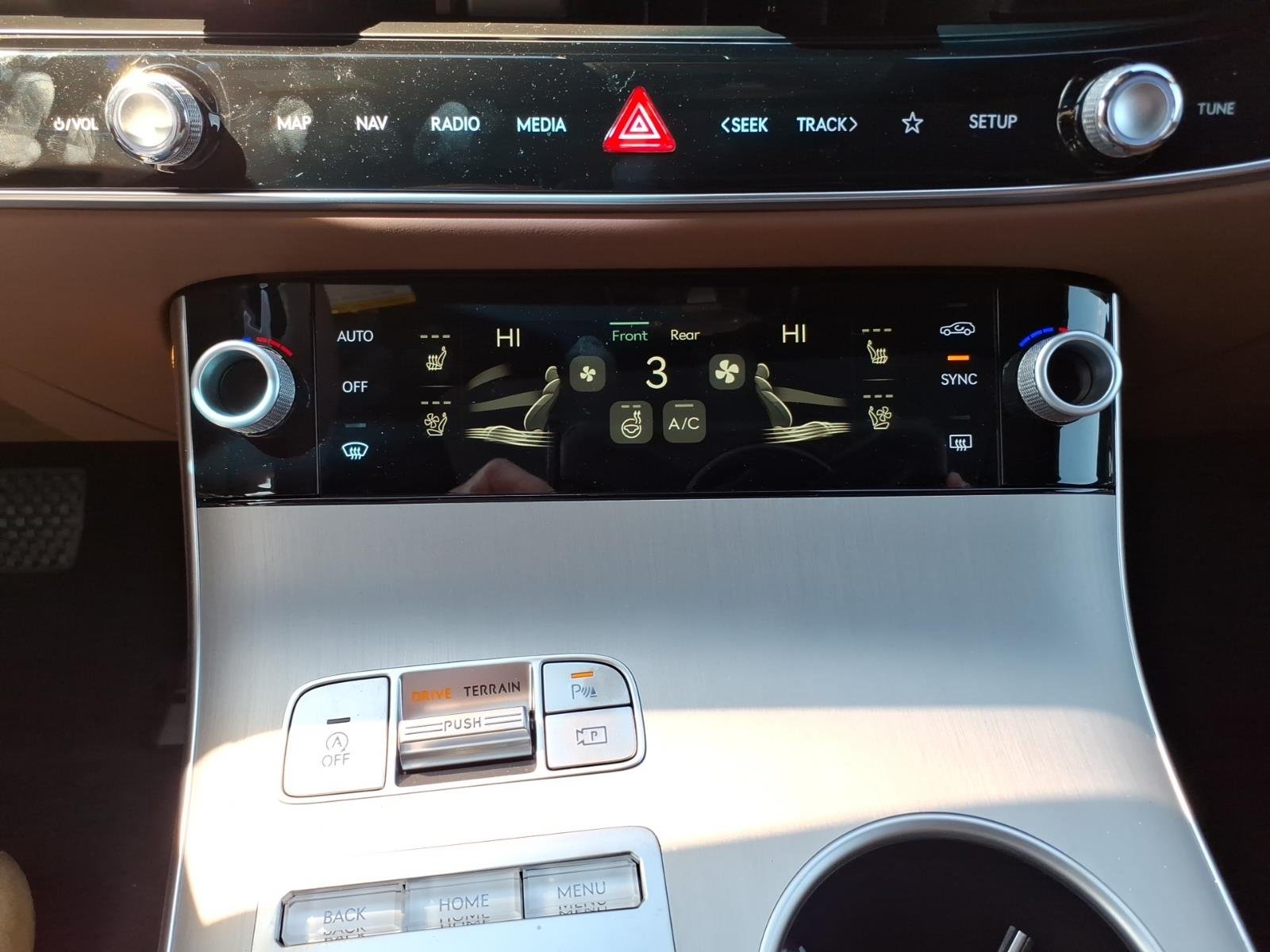 New 2026 White Genesis 2.5T ADVANCED image 22