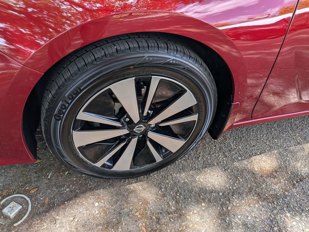 Used 2021 Red Nissan 2.5 SV image 11