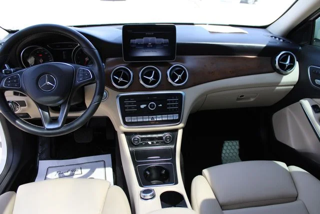 Used 2020  Mercedes-Benz GLA 250 image 24