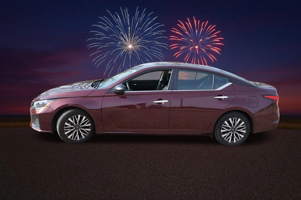 Used 2024 Red Nissan 2.5 SV image 9