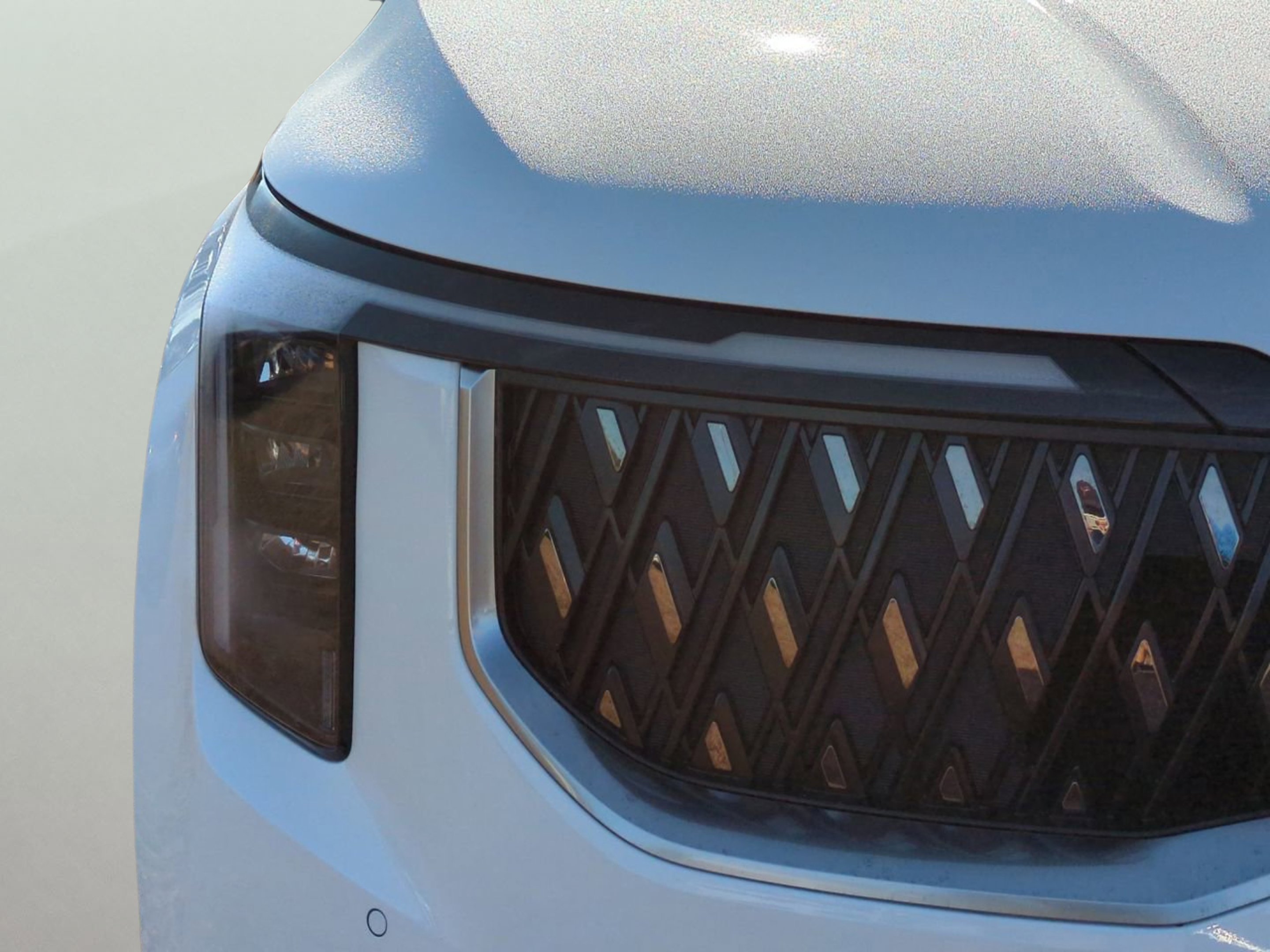 New 2026 Snow White Pearl Kia LXS image 10