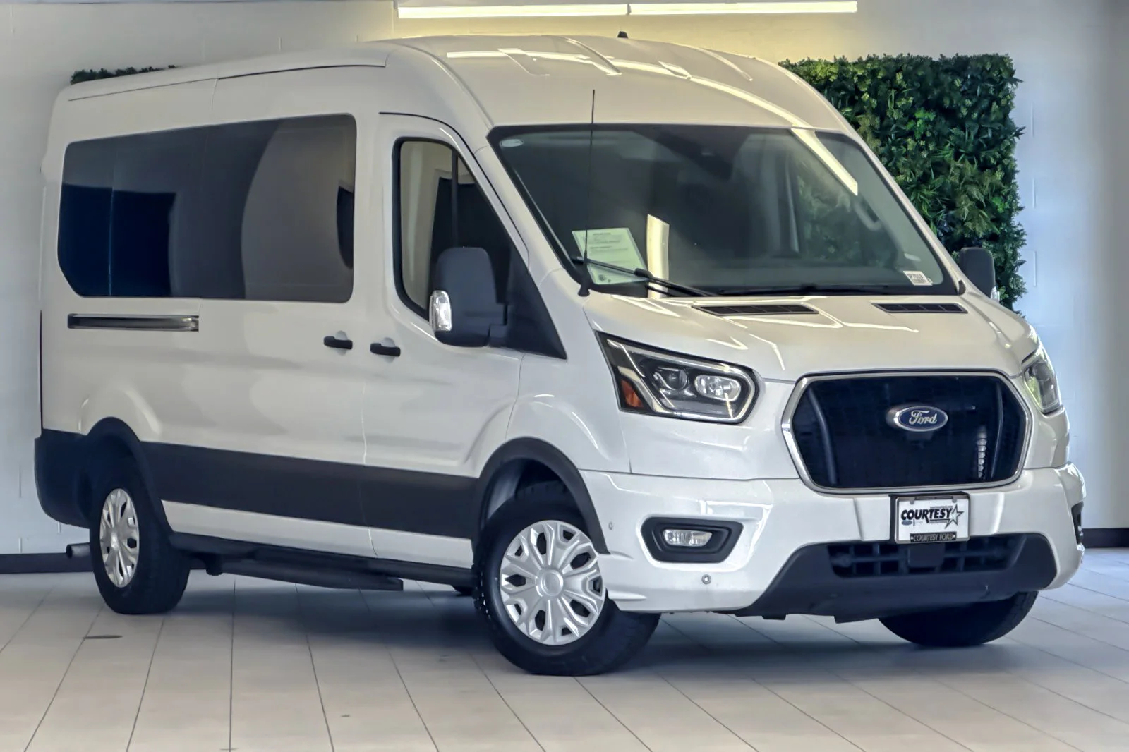 2023 Ford Transit 350 XLT Med Roof Sliding Pass. 148's photo