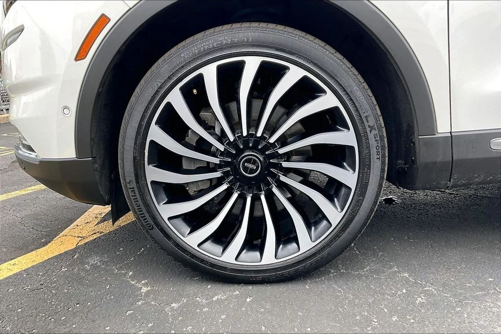 Used 2022 White Lincoln Black Label image 8