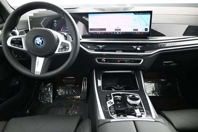Used 2026 Gray BMW xDrive50e image 15