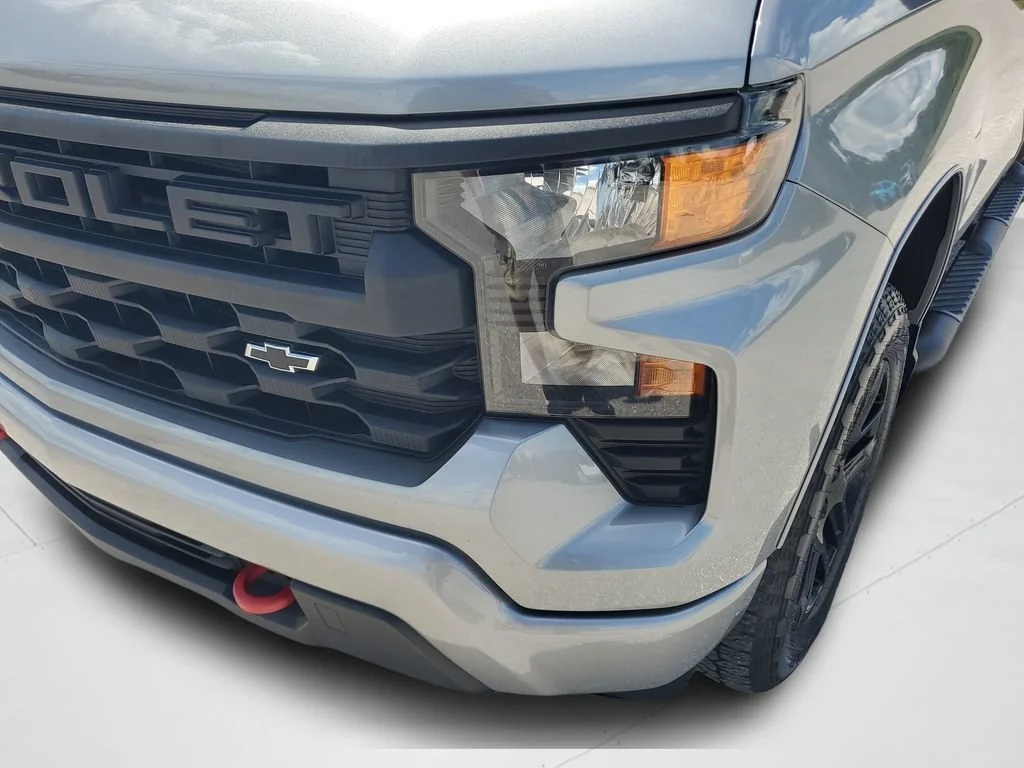 Used 2023 STERLING GRAY METALLIC Chevrolet Custom image 22