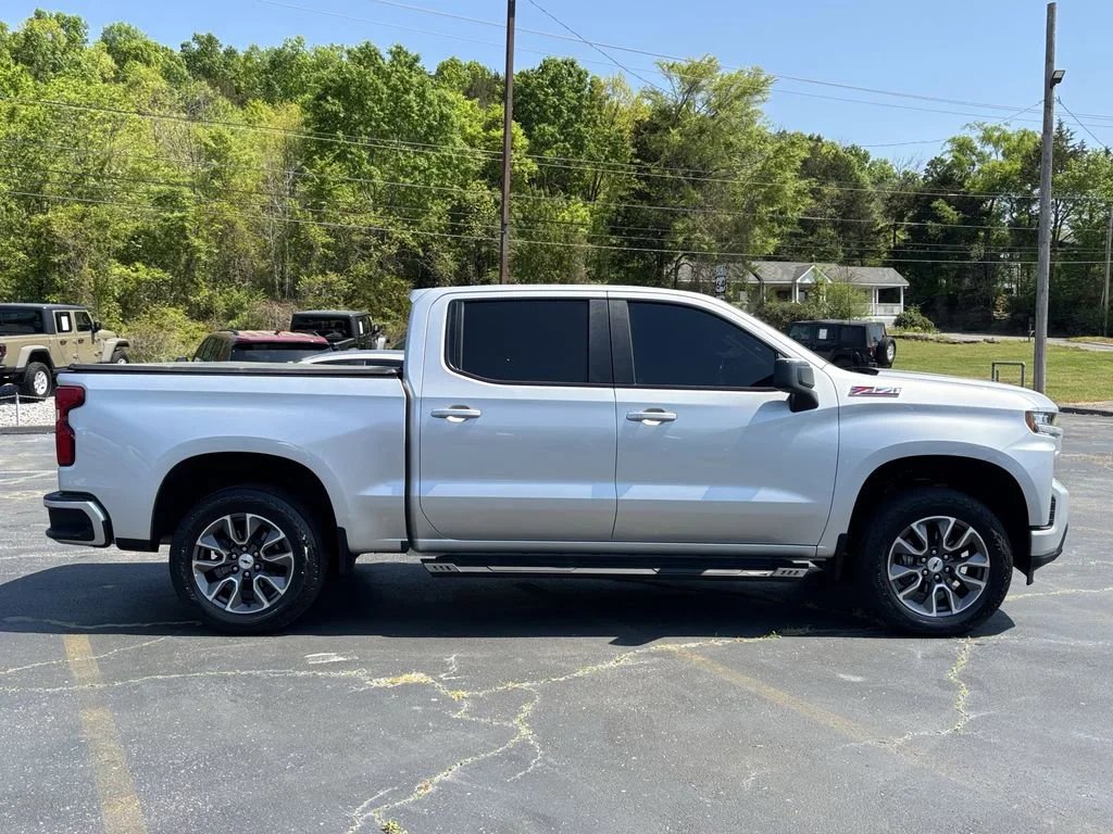 Used 2021 Silver Ice Metallic Chevrolet RST image 5
