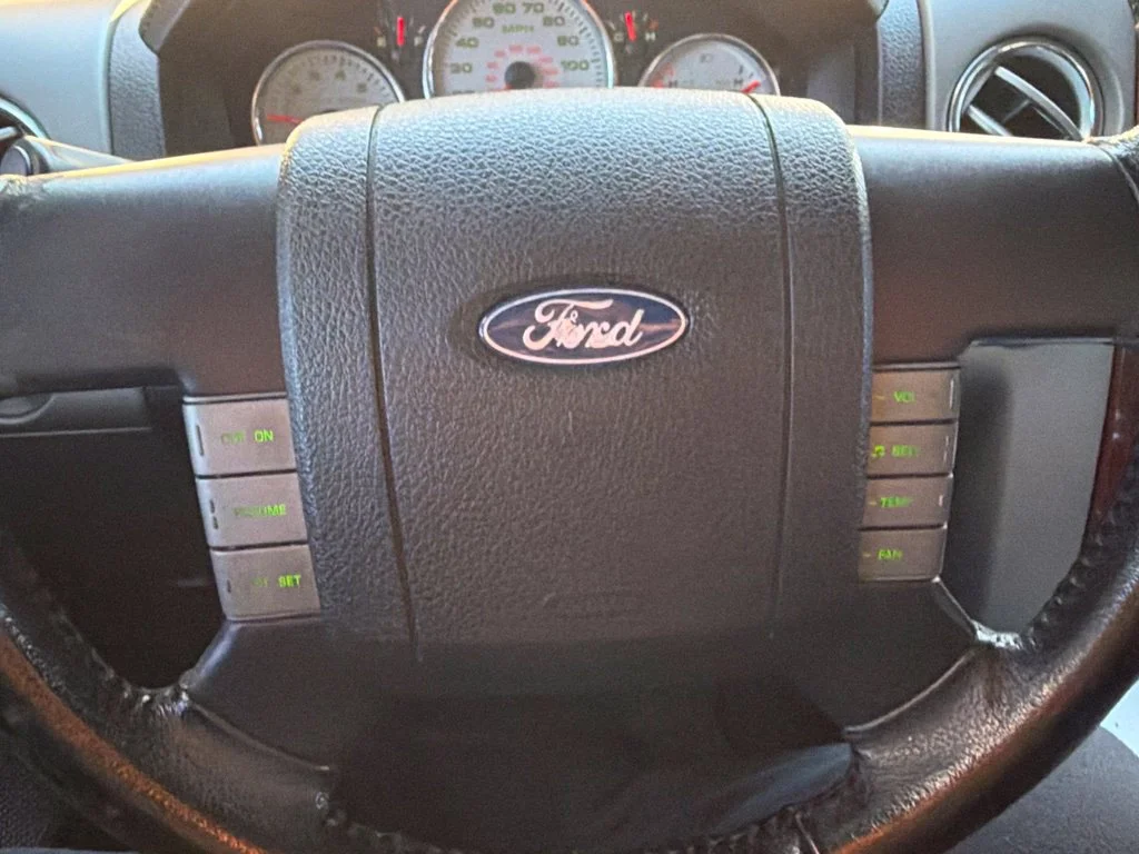 Used 2005 Black Ford XLT image 26