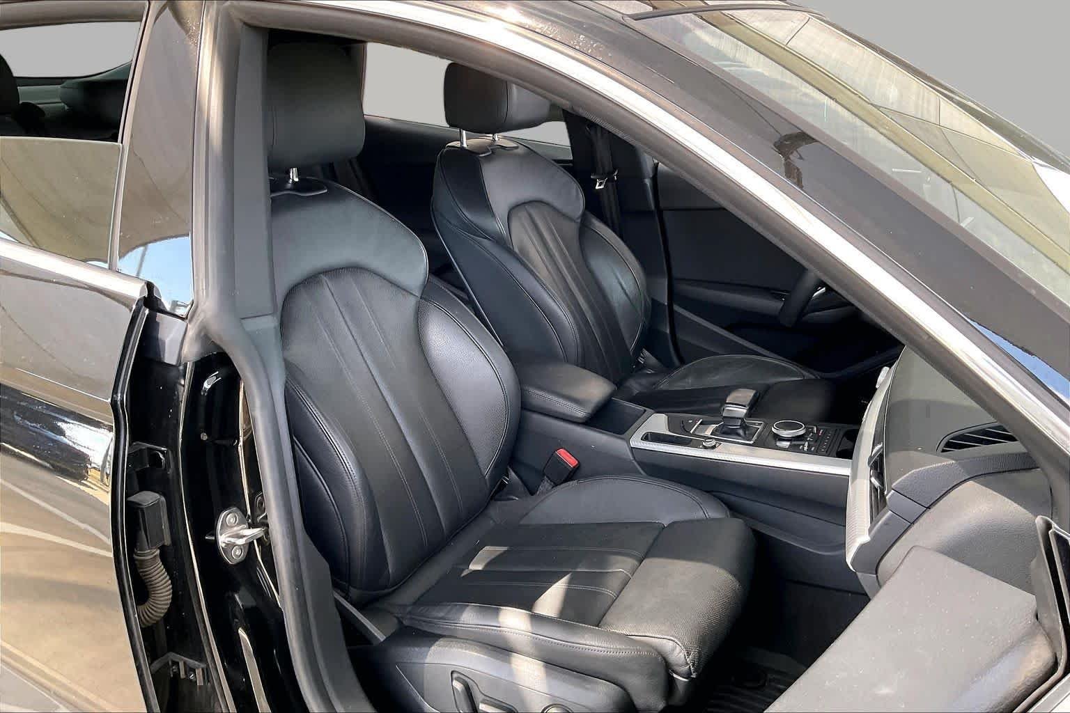 Used 2018 Mythos Black Metallic Audi Premium Plus image 9