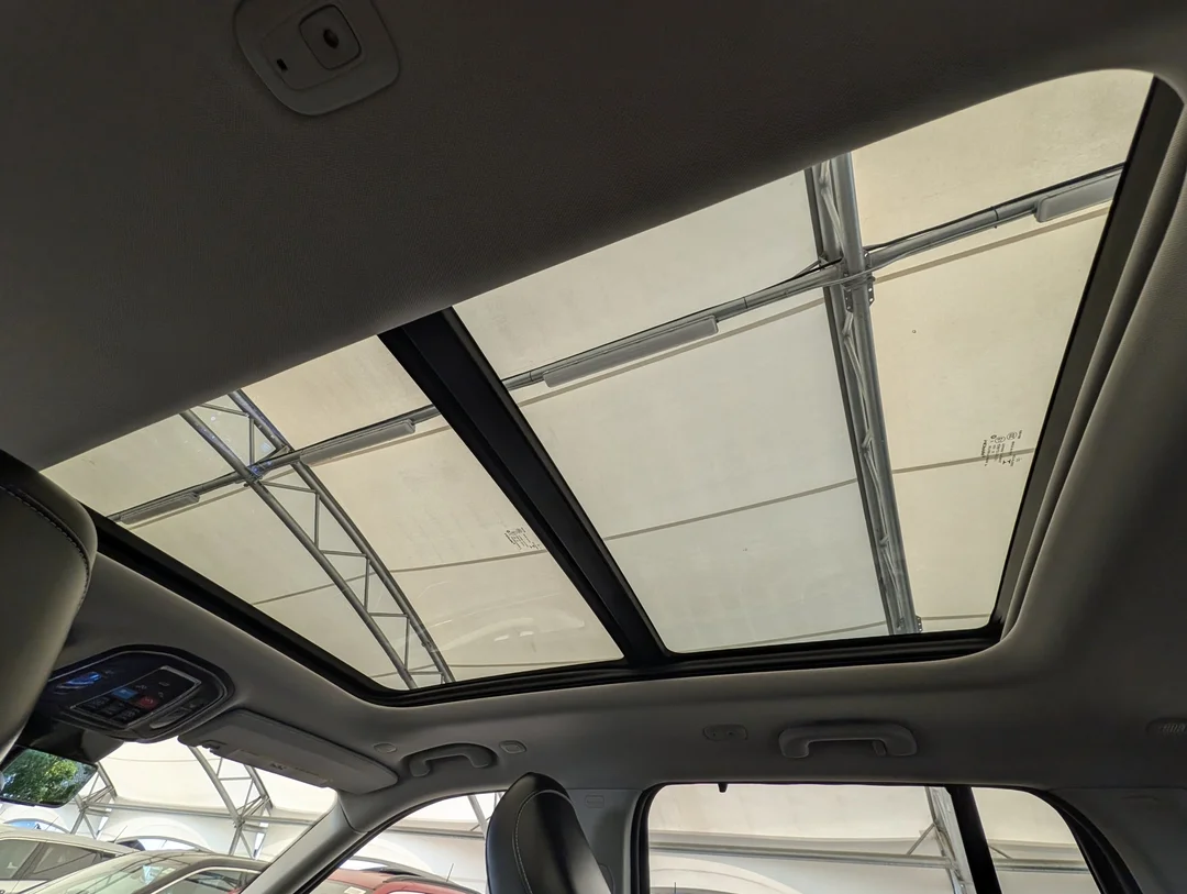 Certified Used 2023 White Jeep Limited - - 4x4 - Luxury Tech II - Command View Sunroof - Passenger Display & More! image 28