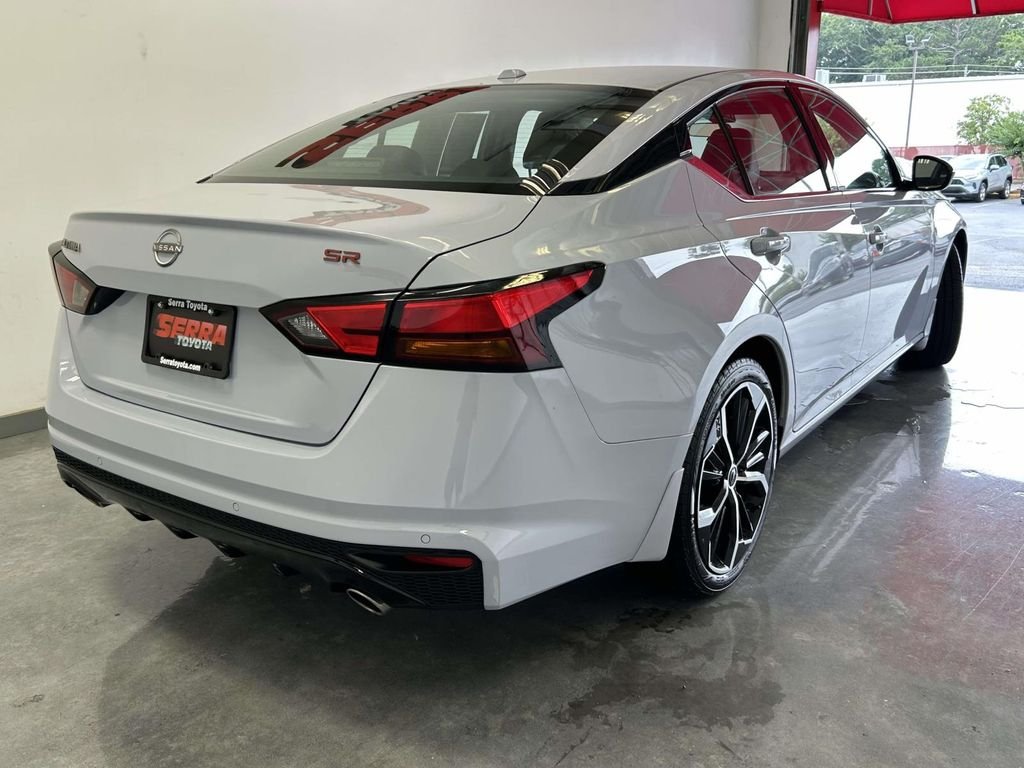 Used 2025 Gray Nissan 2.5 SR image 3
