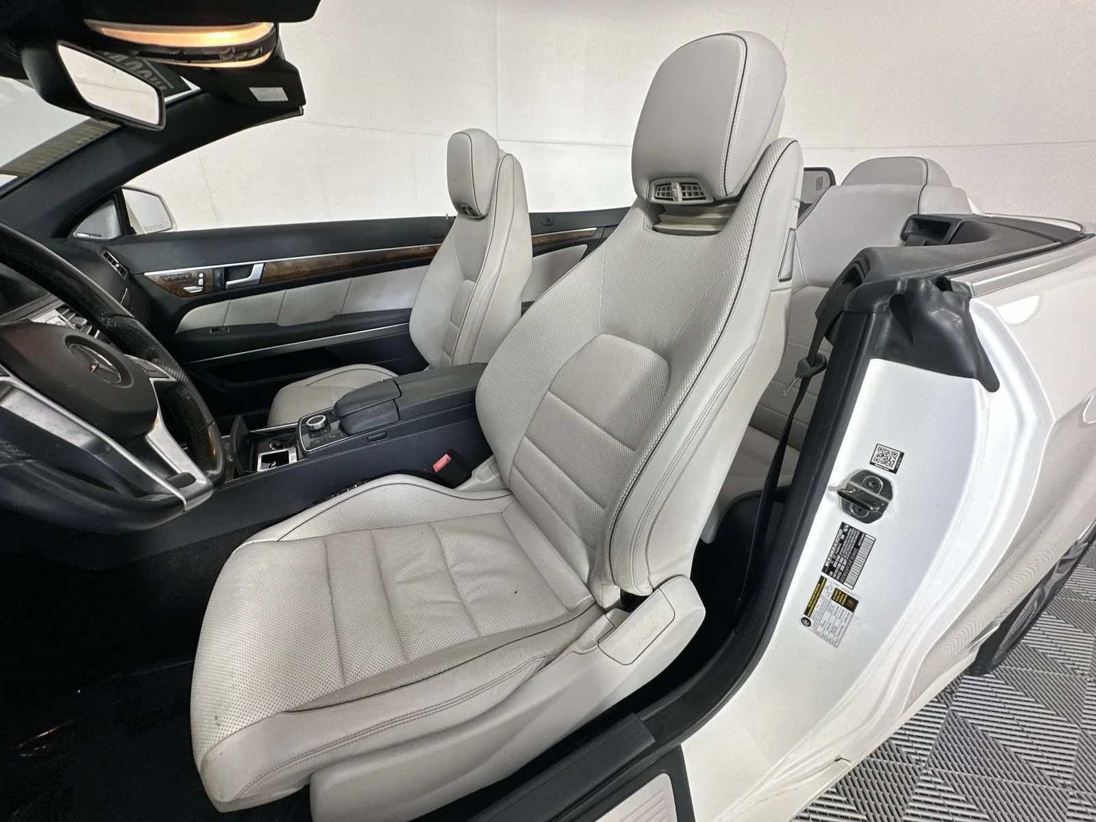 Used 2017 White Mercedes-Benz E 400 image 11