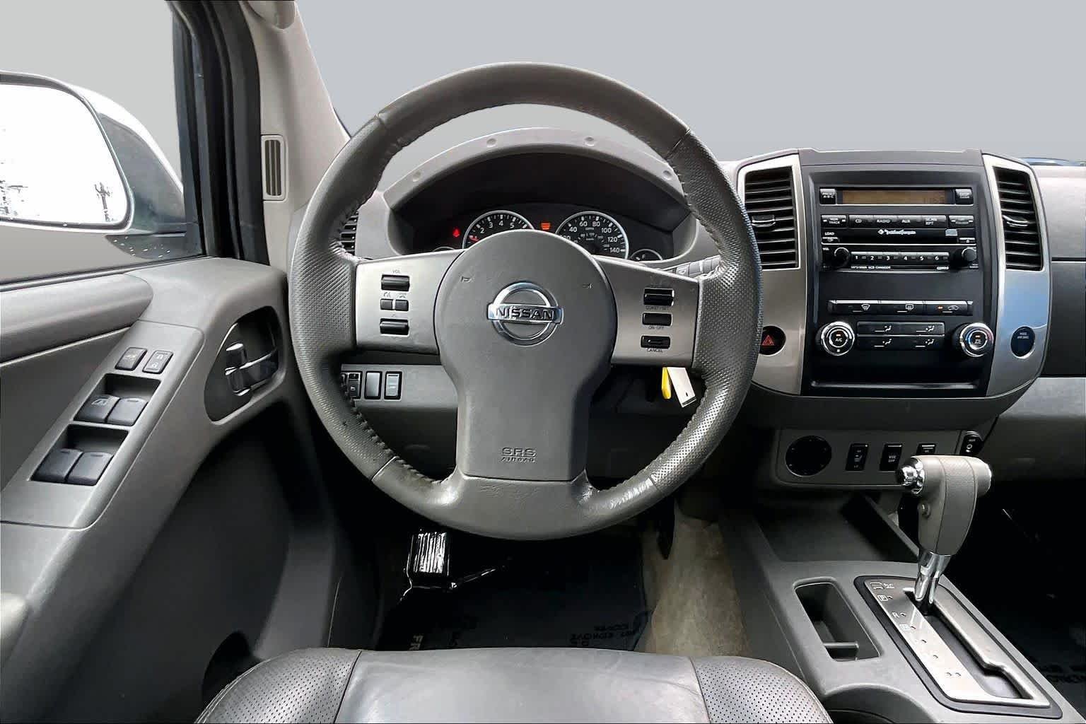 Used 2011 Radiant Silver Nissan SL image 5