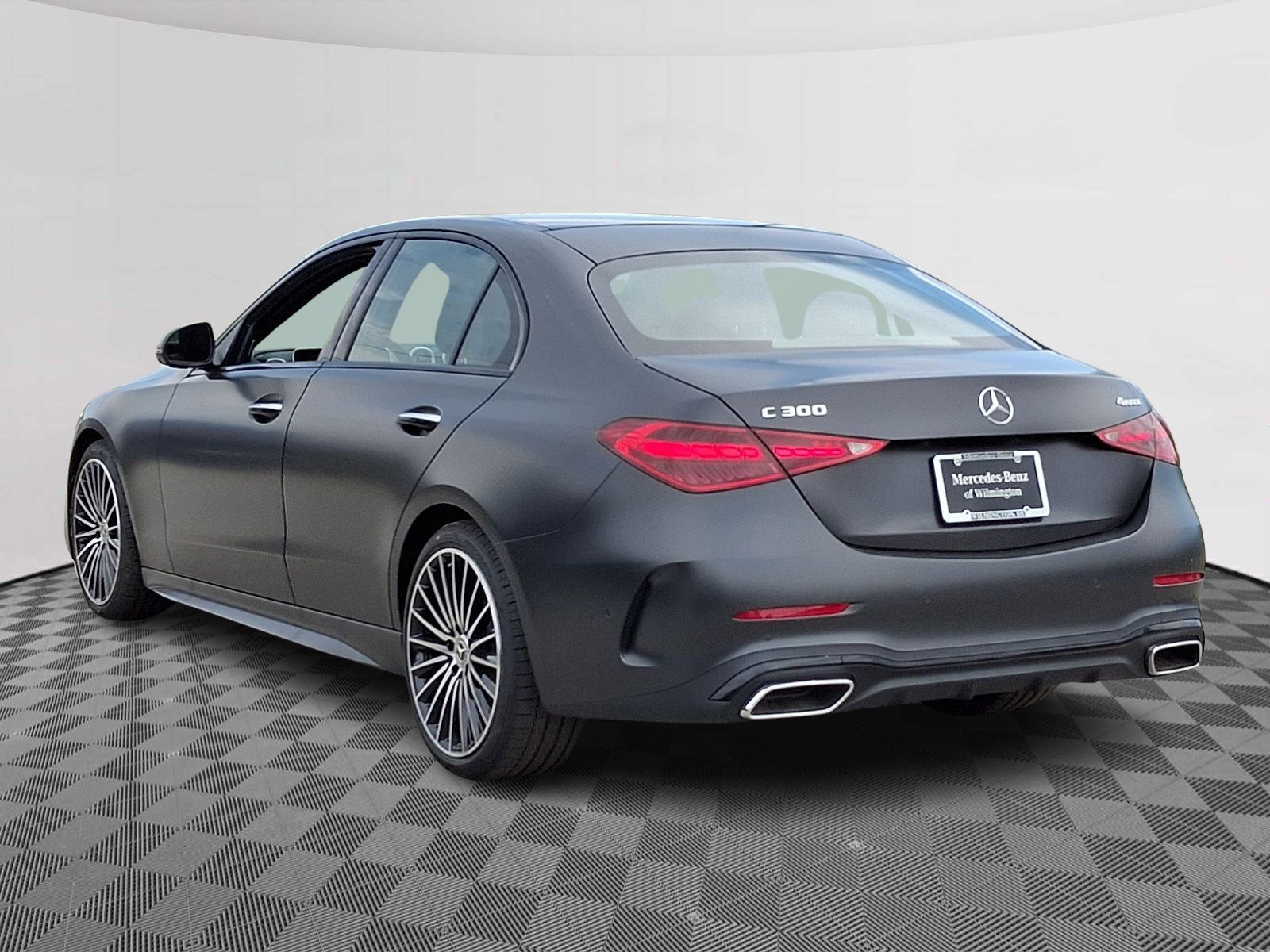 New 2026 MANUFAKTUR exclusive graphite grey magno Mercedes-Benz C 300 image 4