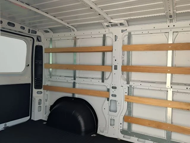 Used 2025 White Ram Base image 37