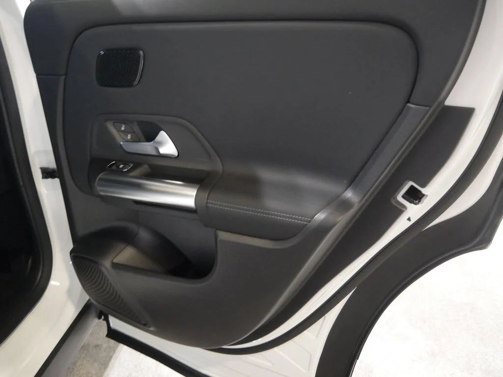 New 2026 Polar White Mercedes-Benz GLA 250 image 26