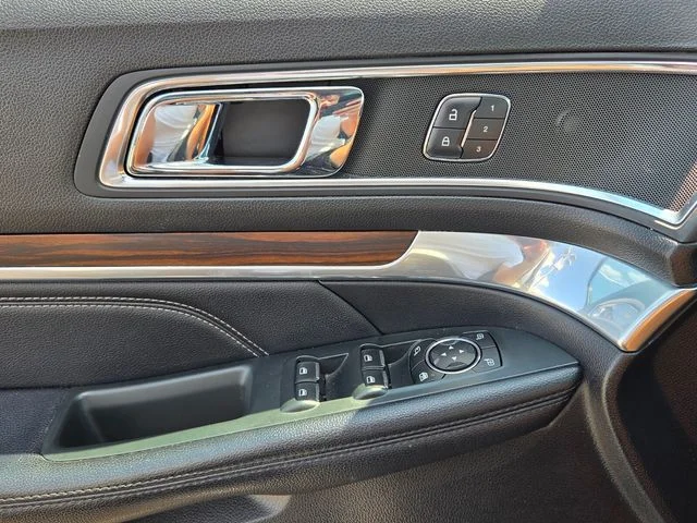 Used 2018 Gray Ford Limited image 30