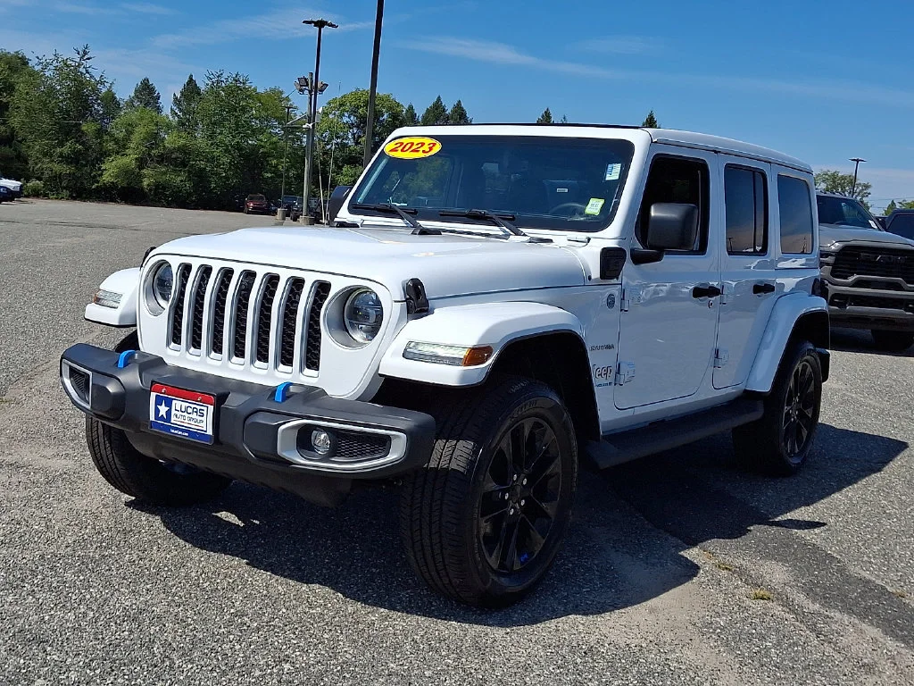 Used 2023 Bright White Clearcoat Jeep Sahara image 5