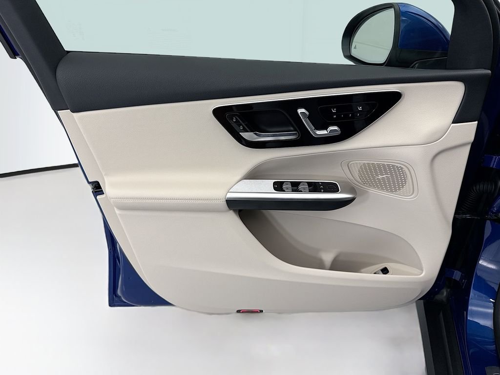New 2026 Starling Blue Metallic Mercedes-Benz GLC 300 image 23