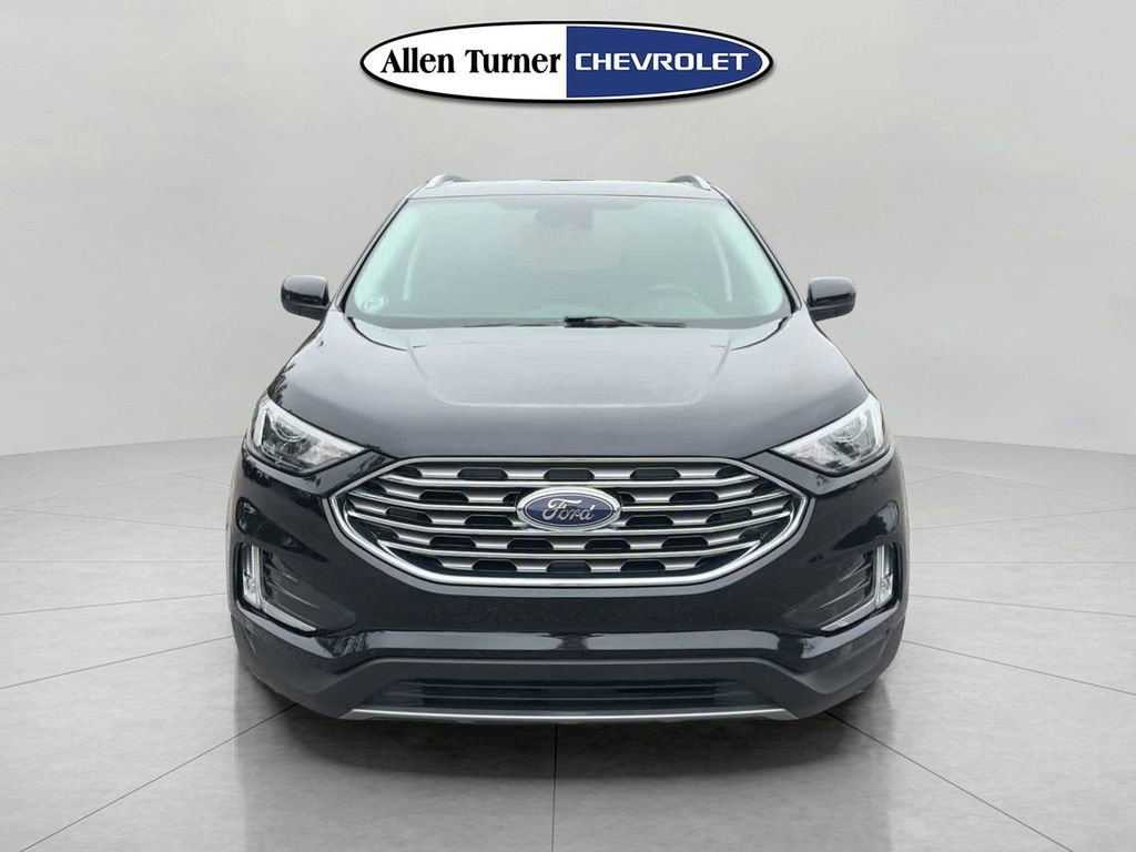 Used 2022  Ford SEL image 2