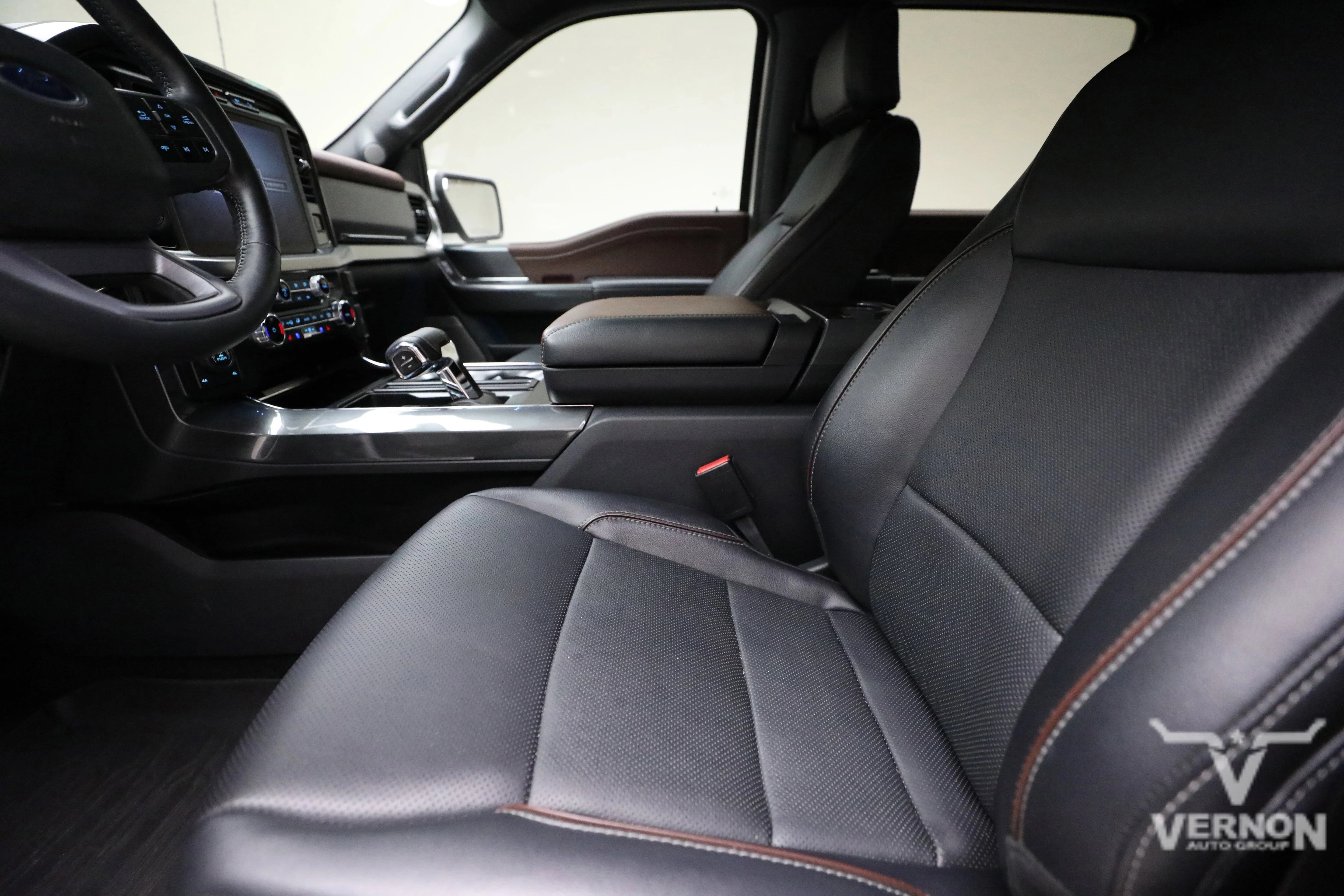 Pre-Owned 2023 Ford F-150 Lariat Crew Cab 4x4 Fx4