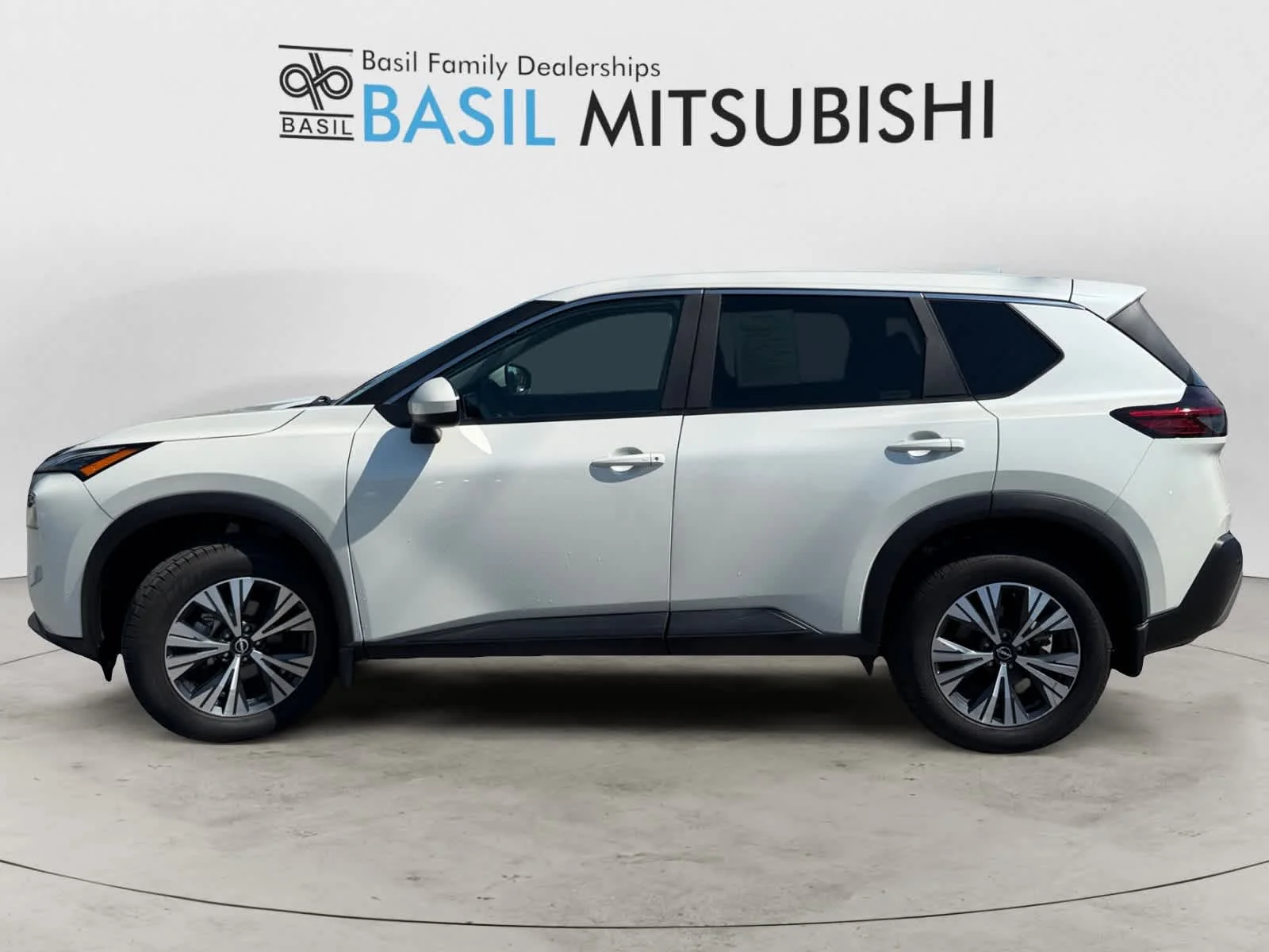 Used 2023 Pearl White Tricoat Nissan SV image 2