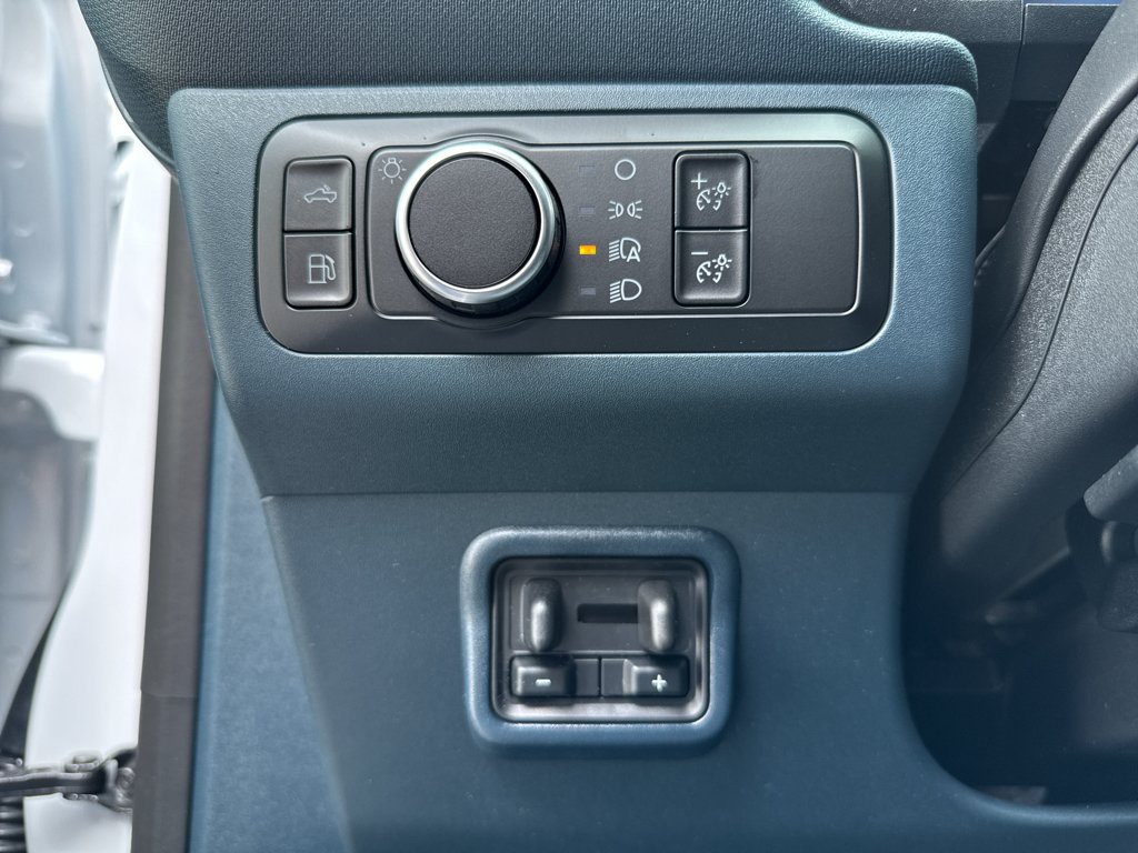 New 2026 Oxford White Ford XLT image 25