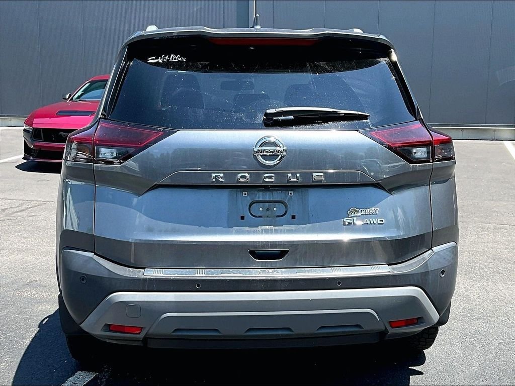 Used 2021 Gray Nissan SL image 4