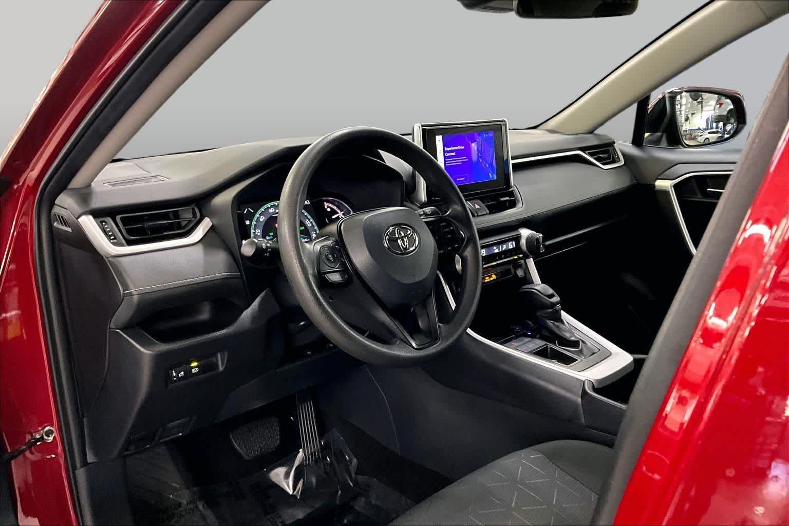 Used 2025 Ruby Flare Pearl Toyota XLE image 18