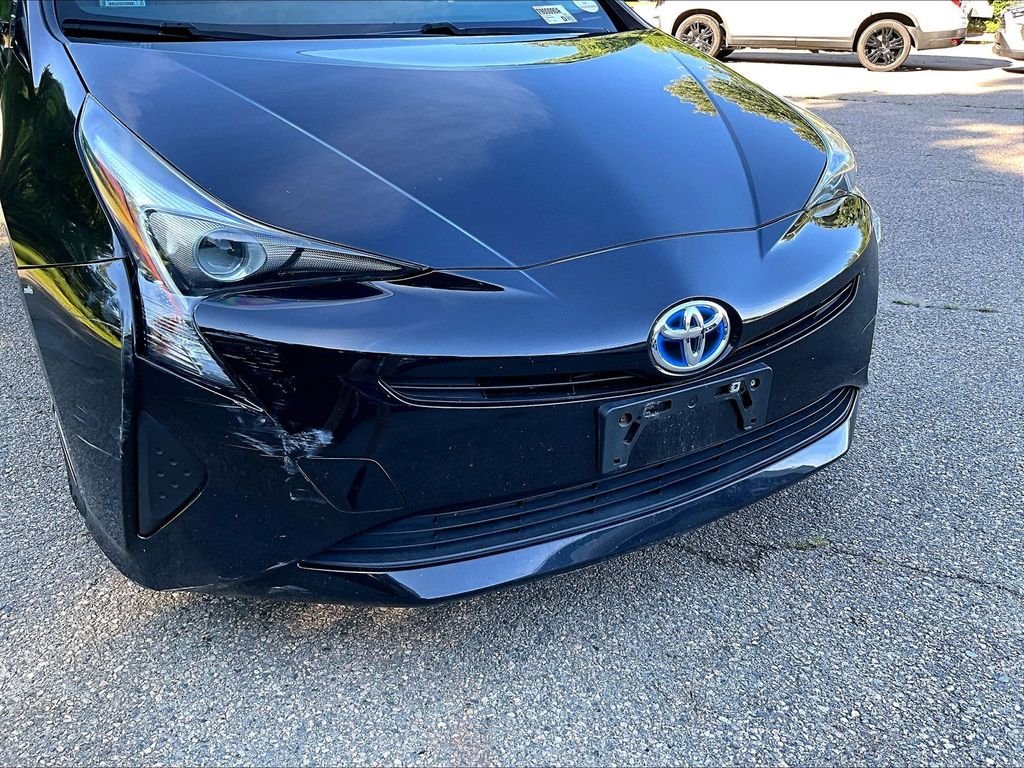 Used 2016 Black Toyota Three image 8