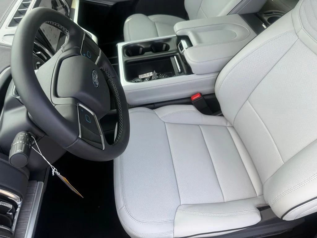 New 2026 Dark Matter Gray Metallic Ford MAX Platinum® image 17