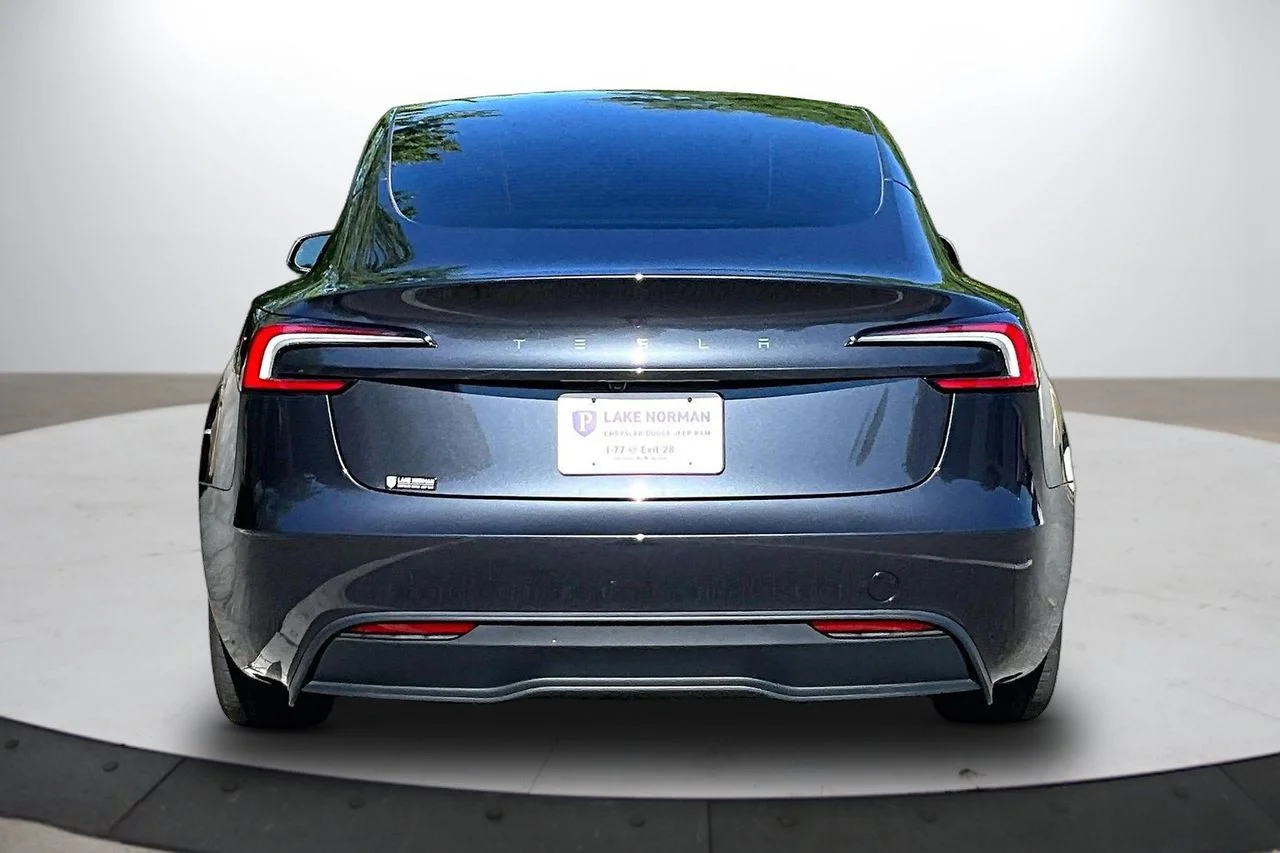 Used 2025  Tesla Long Range image 8