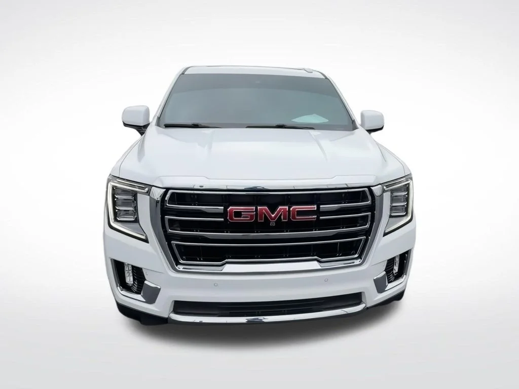 Used 2023 White GMC SLT image 4