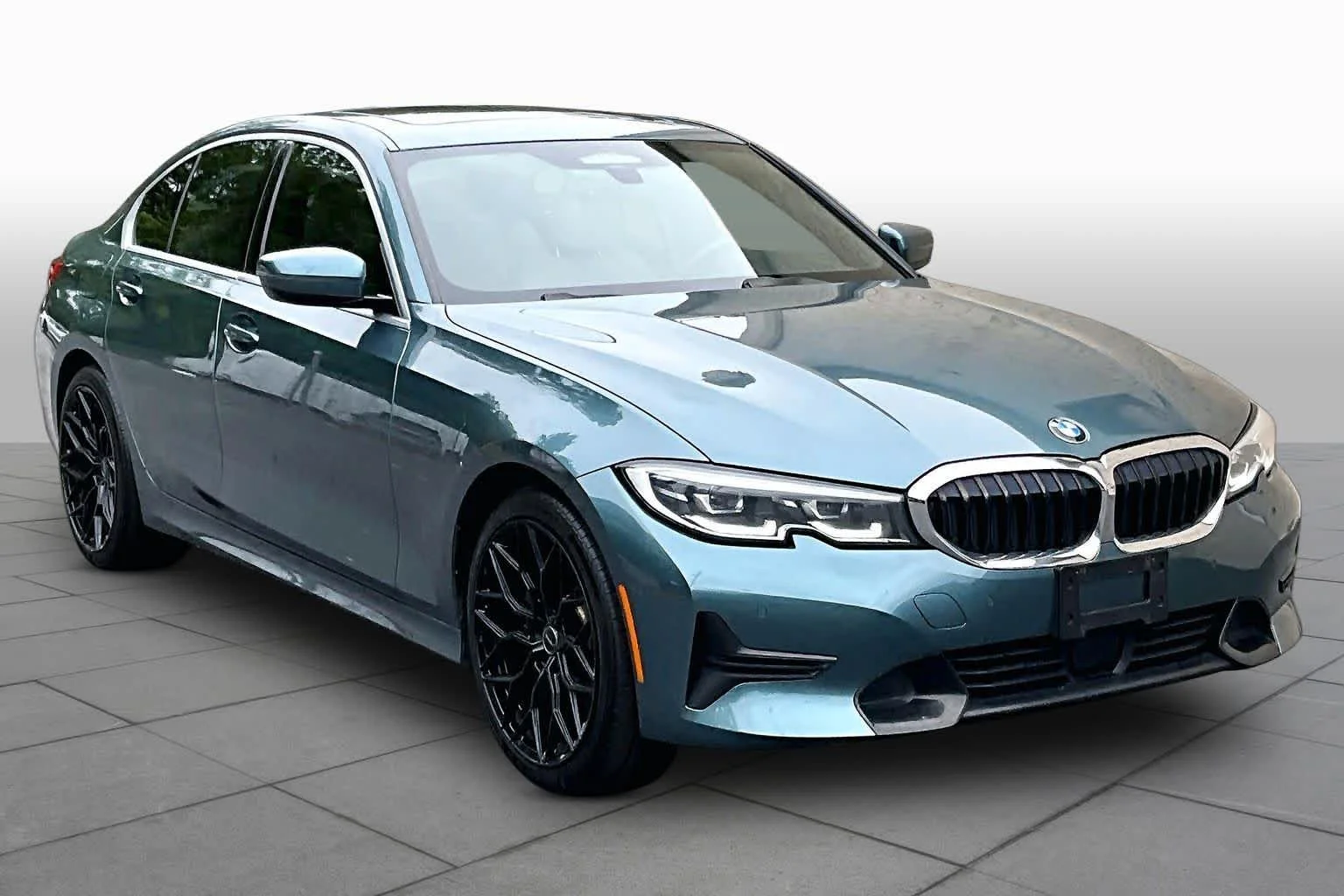 Used 2020 Blue Ridge Mountain Metallic BMW 330i xDrive image 3
