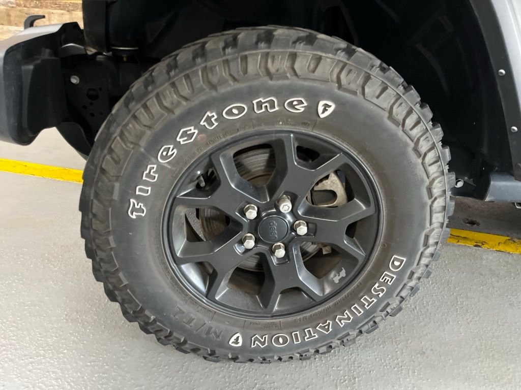 Used 2022 Crystal Metallic Jeep Willys image 15