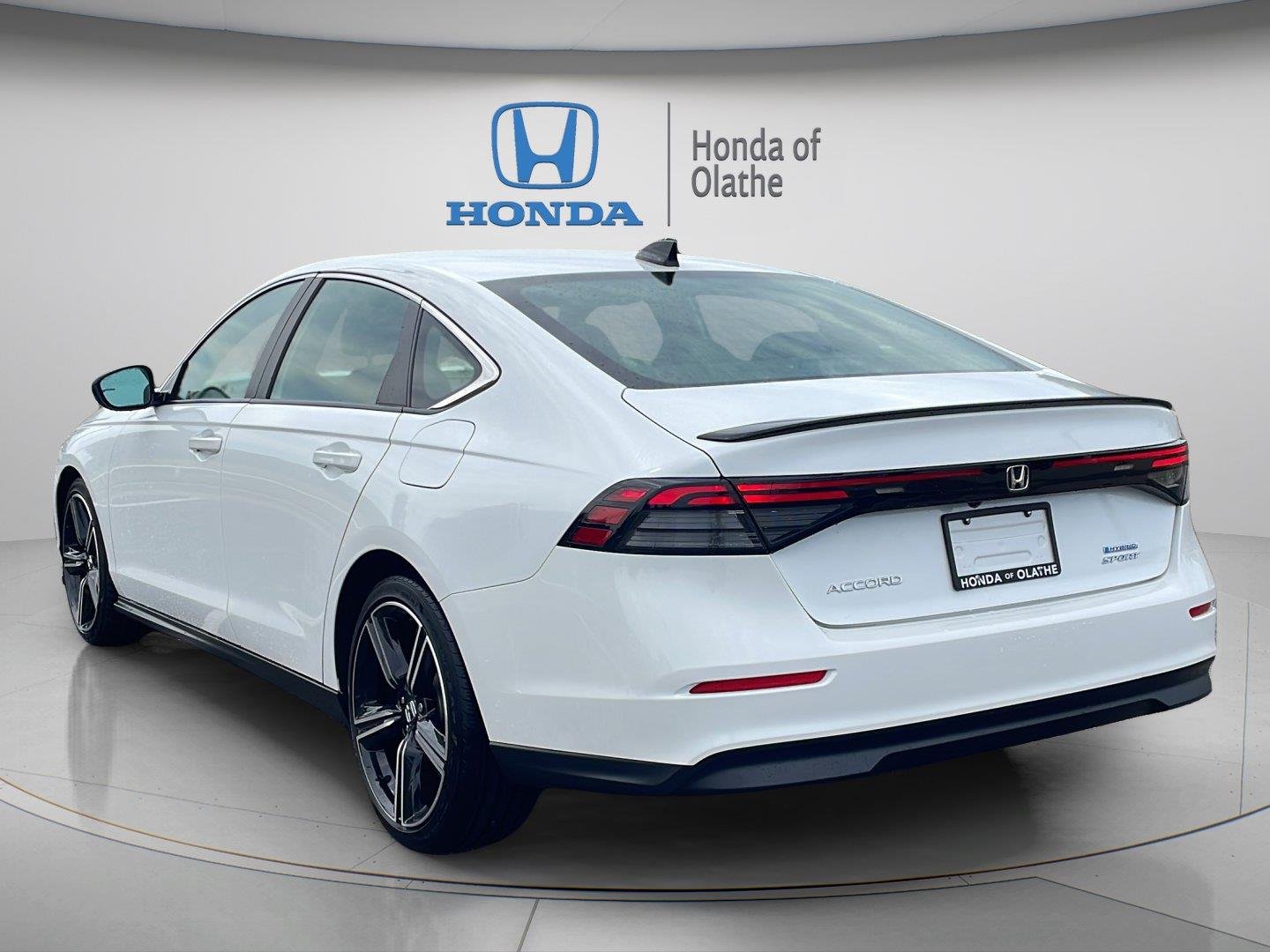 Certified Used 2024 Platinum White Pearl Honda HYBRID SPORT image 5