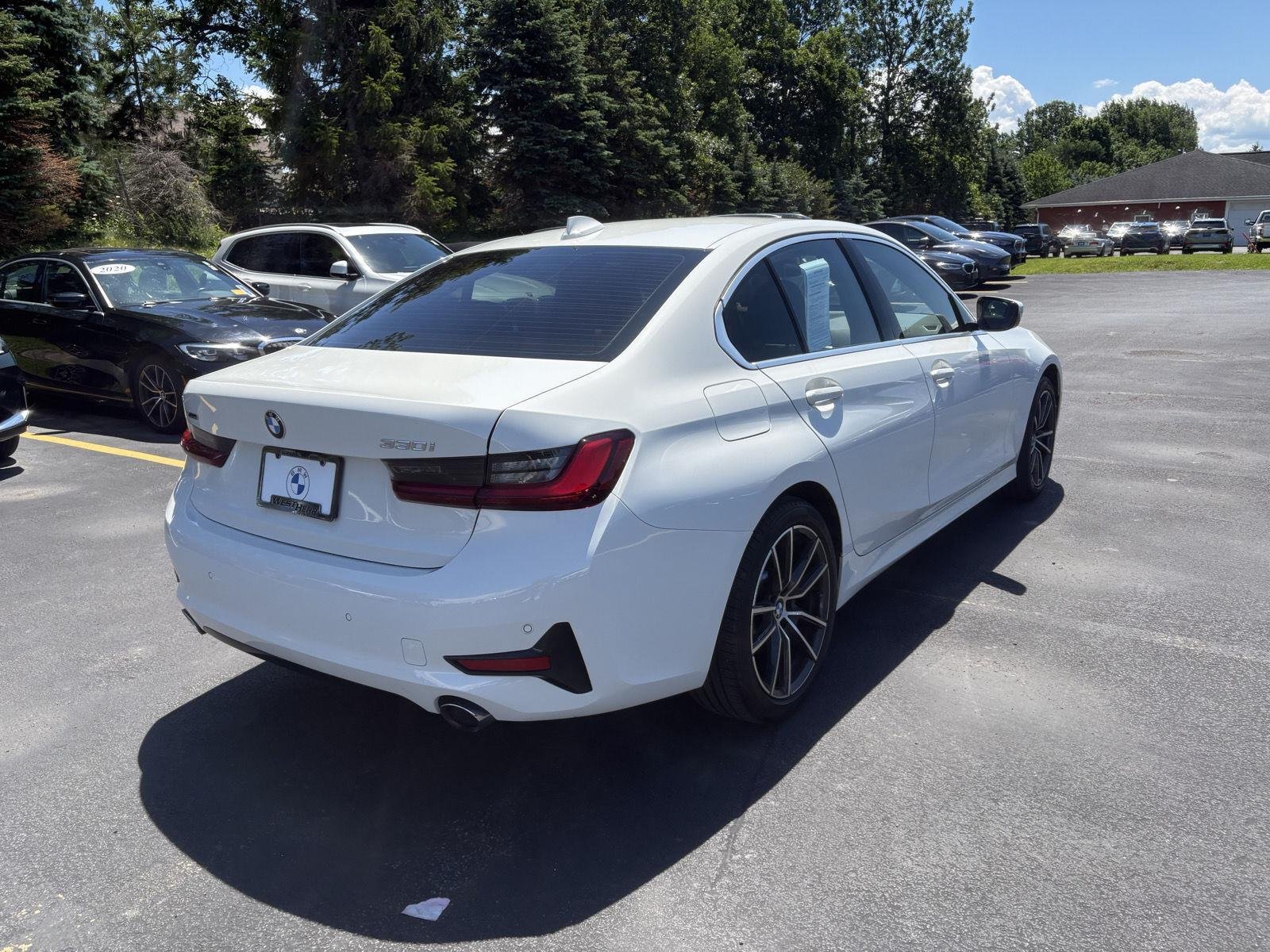 Used 2022 Alpine White BMW 330i xDrive image 3