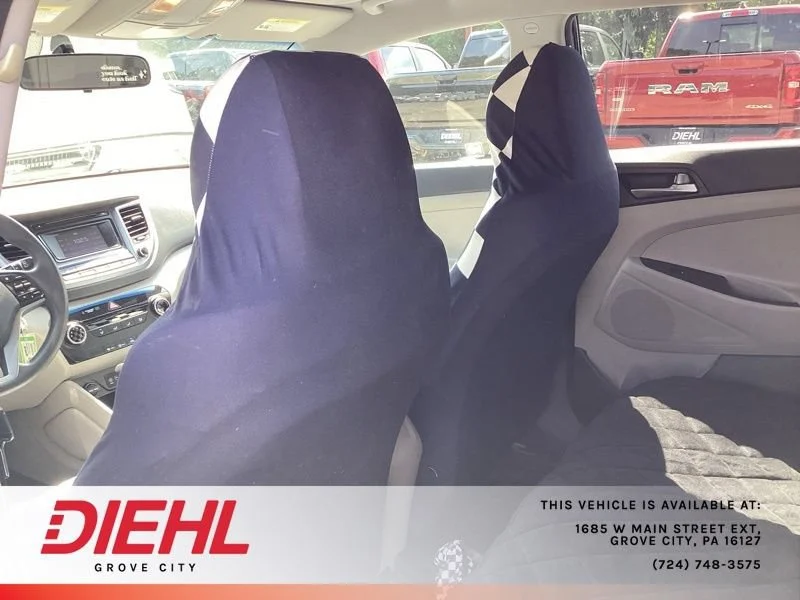 Used 2018 Black Hyundai SE image 13
