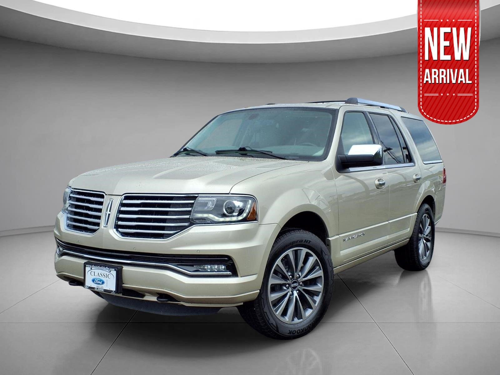 Used 2017 Palladium White Gold Metallic Lincoln Select image 1