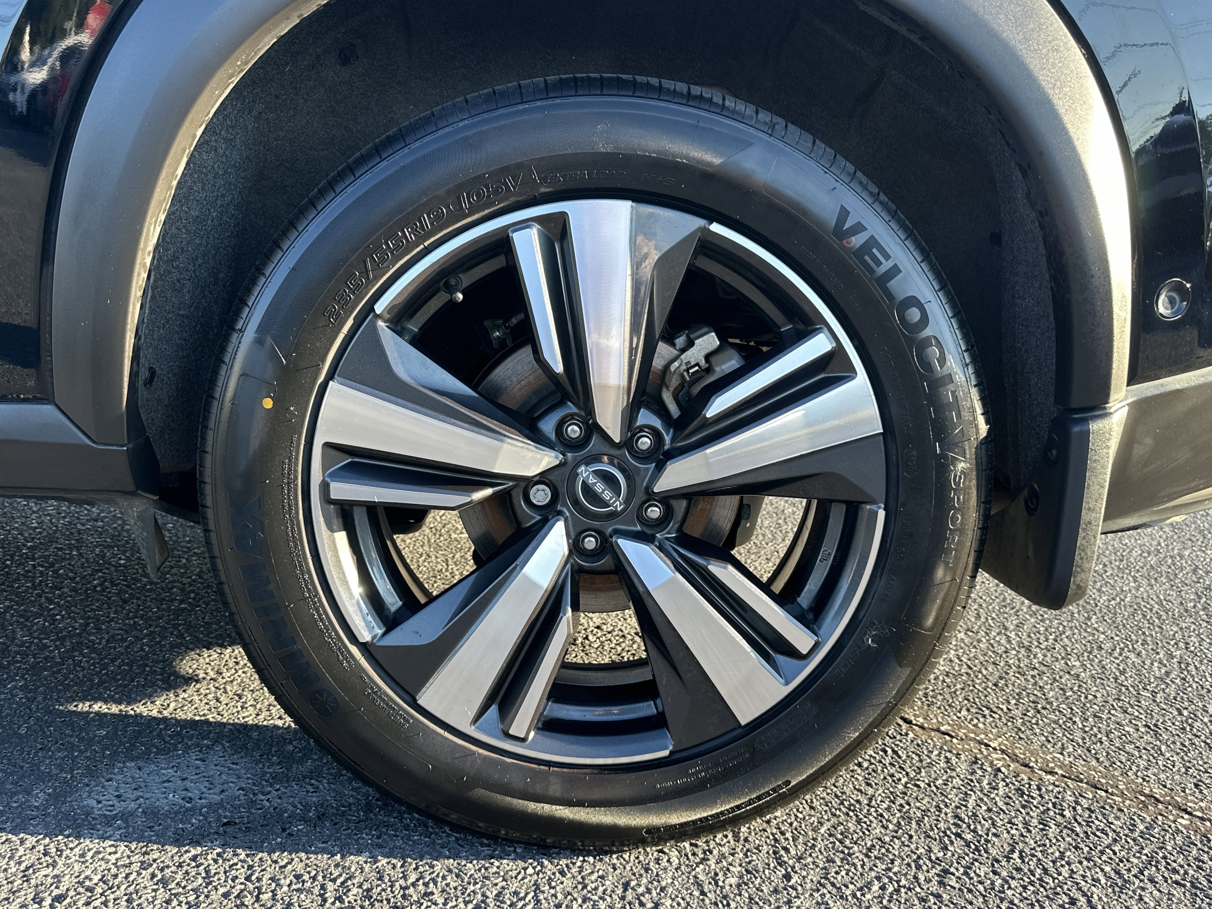 Used 2023 Super Black Nissan Platinum image 22