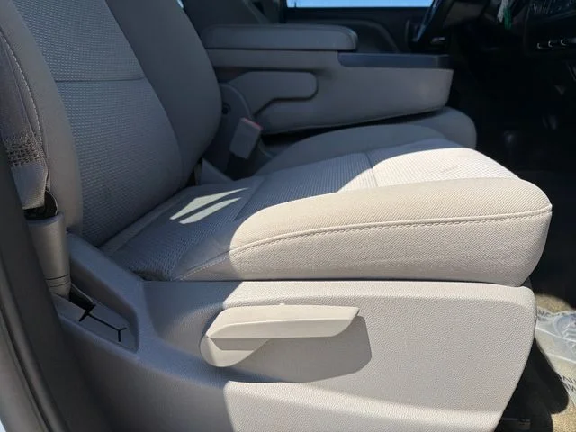 Used 2015 White GMC Base image 41