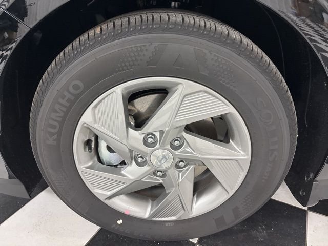 Used 2026 Black Hyundai SE image 5