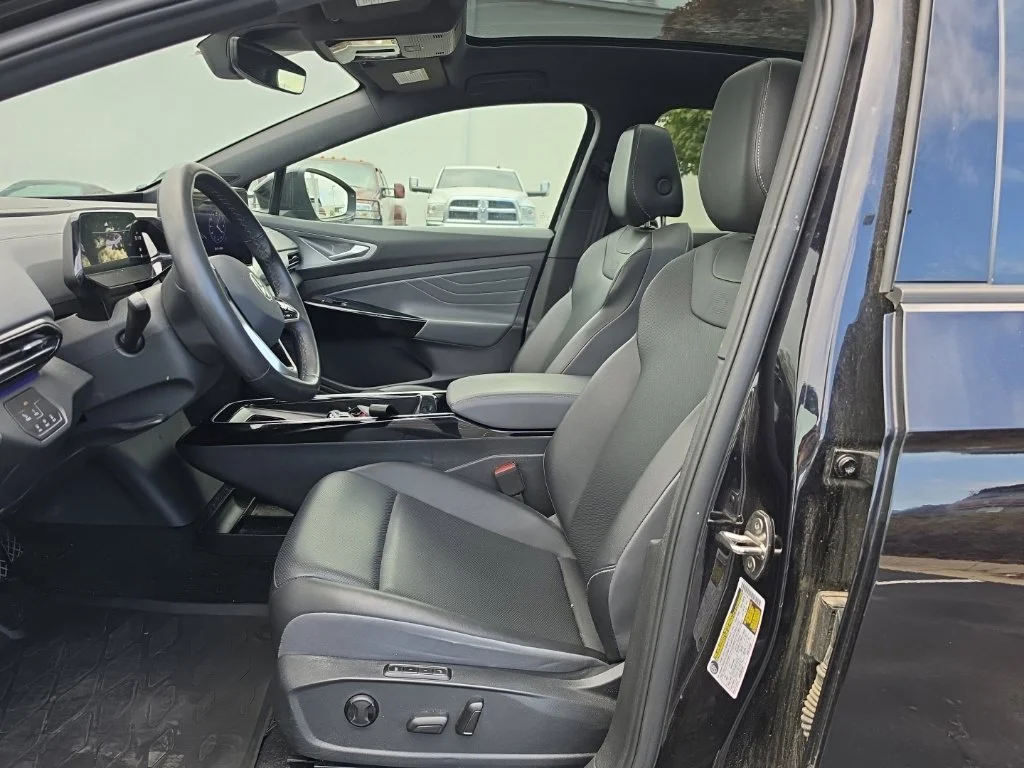 Certified Used 2023 Black Volkswagen Pro S image 13