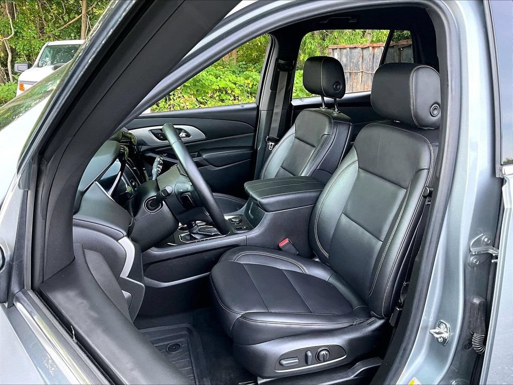 Used 2023 STERLING GRAY METALLIC Chevrolet LT Leather image 10