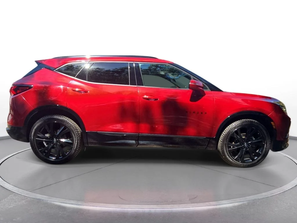 Used 2021 Red Chevrolet RS image 4