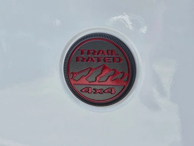 New 2026 Bright White Clear-Coat Exterior Paint Jeep Rubicon image 29