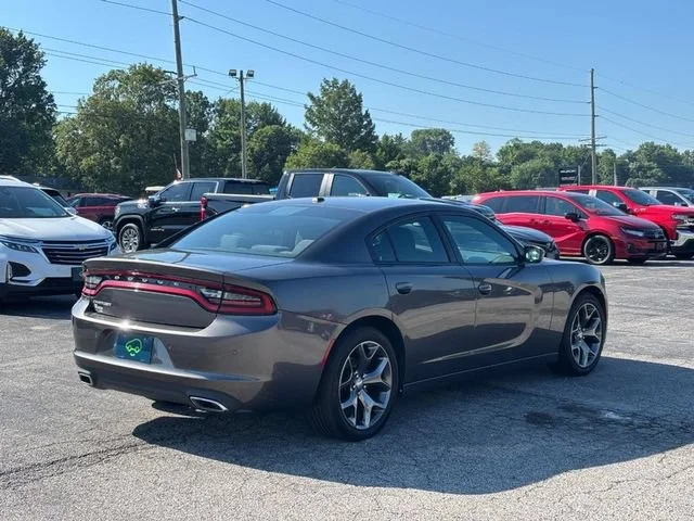 Used 2015 Gray Dodge SE image 5